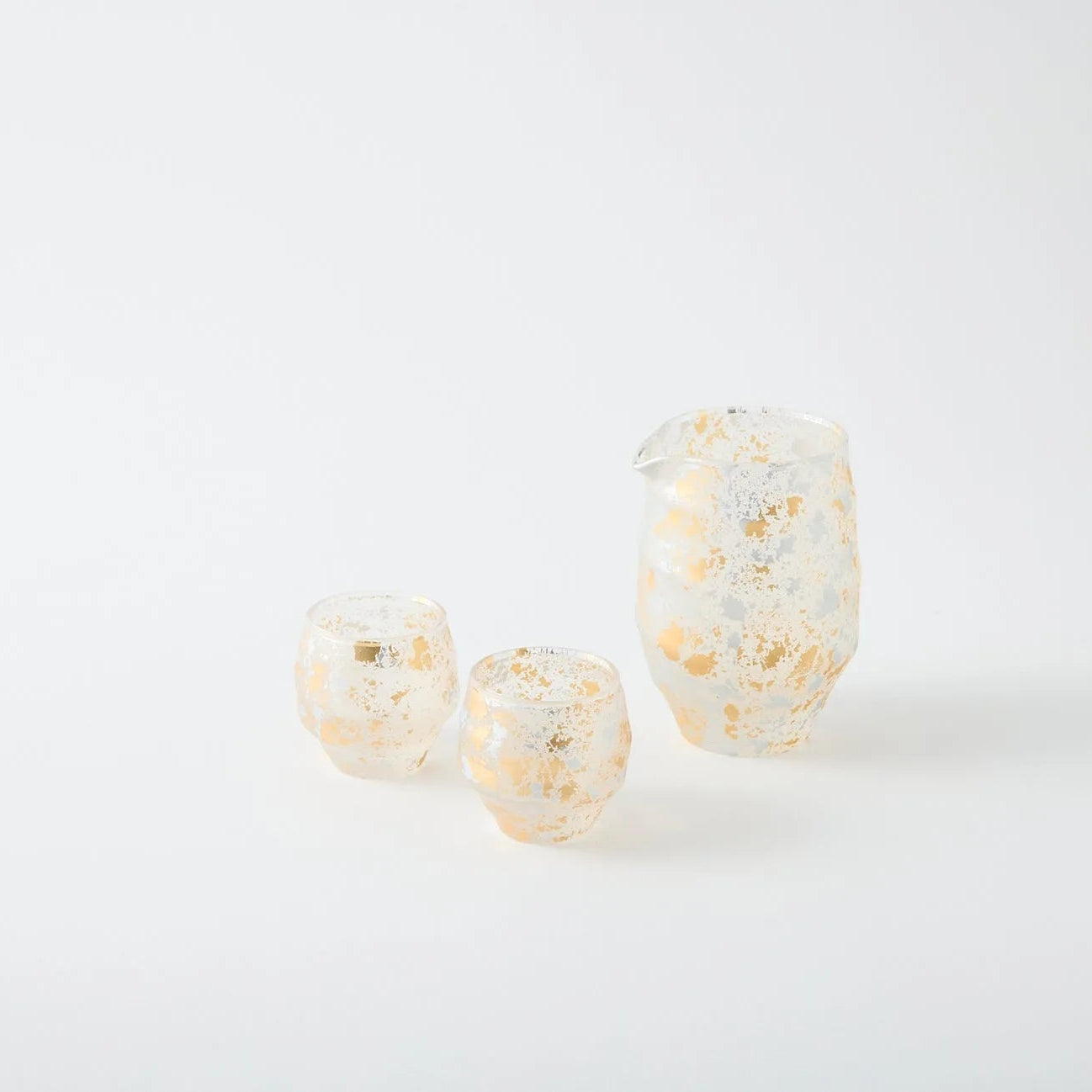 Reiki Sake Set – handcrafted Japanese sakeware with elegant, traditional design.