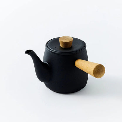 Seikoku black stainless steel teapot with modern Japanese design for elegant tea brewing.