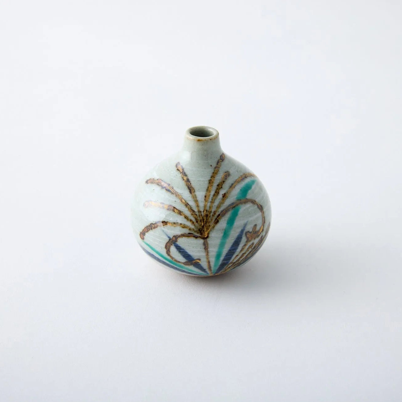 Susuki Tesai Kabin Japanese flower vase, handcrafted ceramic for traditional ikebana and home décor display.