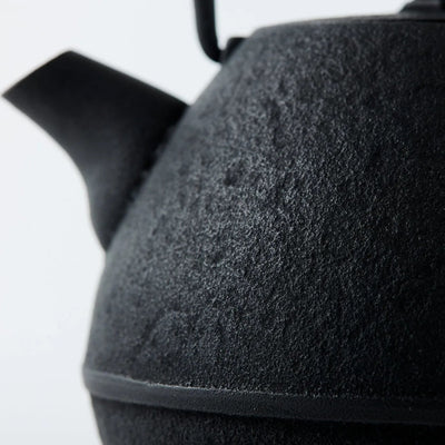 Tamayu Nambu ironware egg teapot – handcrafted Japanese cast iron kyusu for elegant tea brewing.