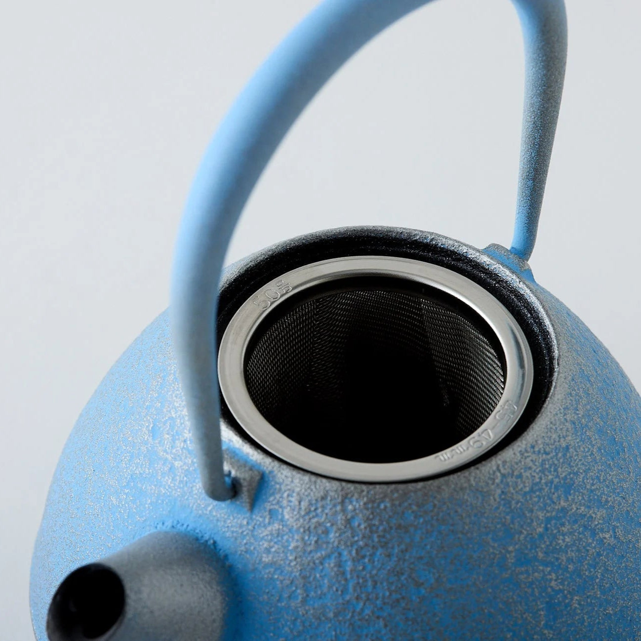 Tamayu Nambu ironware egg teapot – handcrafted Japanese cast iron kyusu for elegant tea brewing.