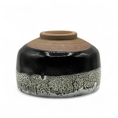 Tenmoku Shirasagashi black Mino-yaki chawan Japanese matcha bowl, handmade ceramic tea ceremony bowl for preparing traditional matcha tea.