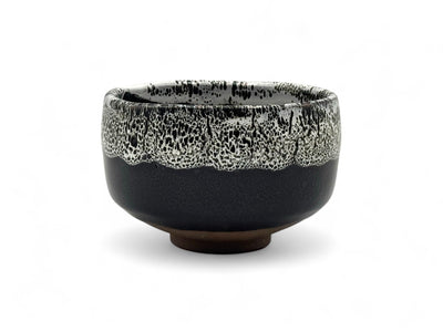 Tenmoku Shirasagashi black Mino-yaki chawan Japanese matcha bowl, handmade ceramic tea ceremony bowl for preparing traditional matcha tea.