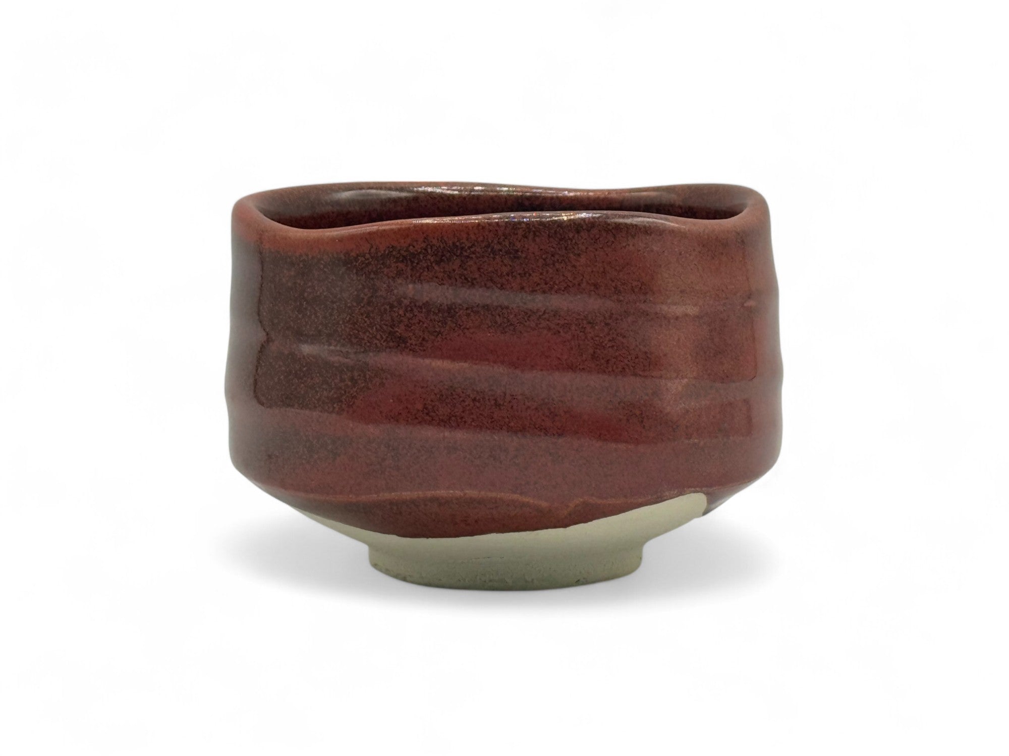 Japanese red Mino-yaki matcha bowl (chawan) handcrafted ceramic tea bowl for preparing traditional matcha tea.