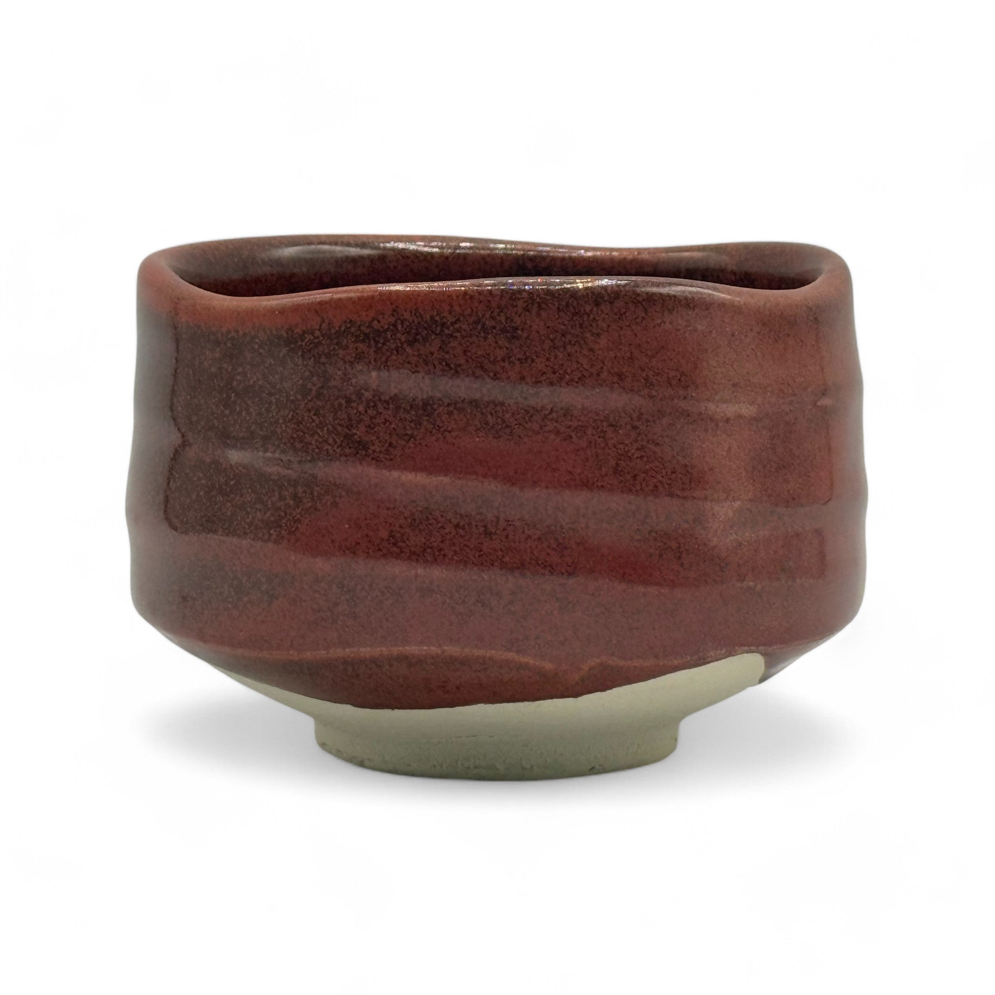 Japanese red Mino-yaki matcha bowl (chawan) handcrafted ceramic tea bowl for preparing traditional matcha tea.