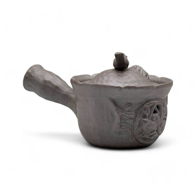Handcrafted Tori Tobidashi Ko Banko-yaki Kyusu Japanese teapot for green tea, with bird motif and side handle.