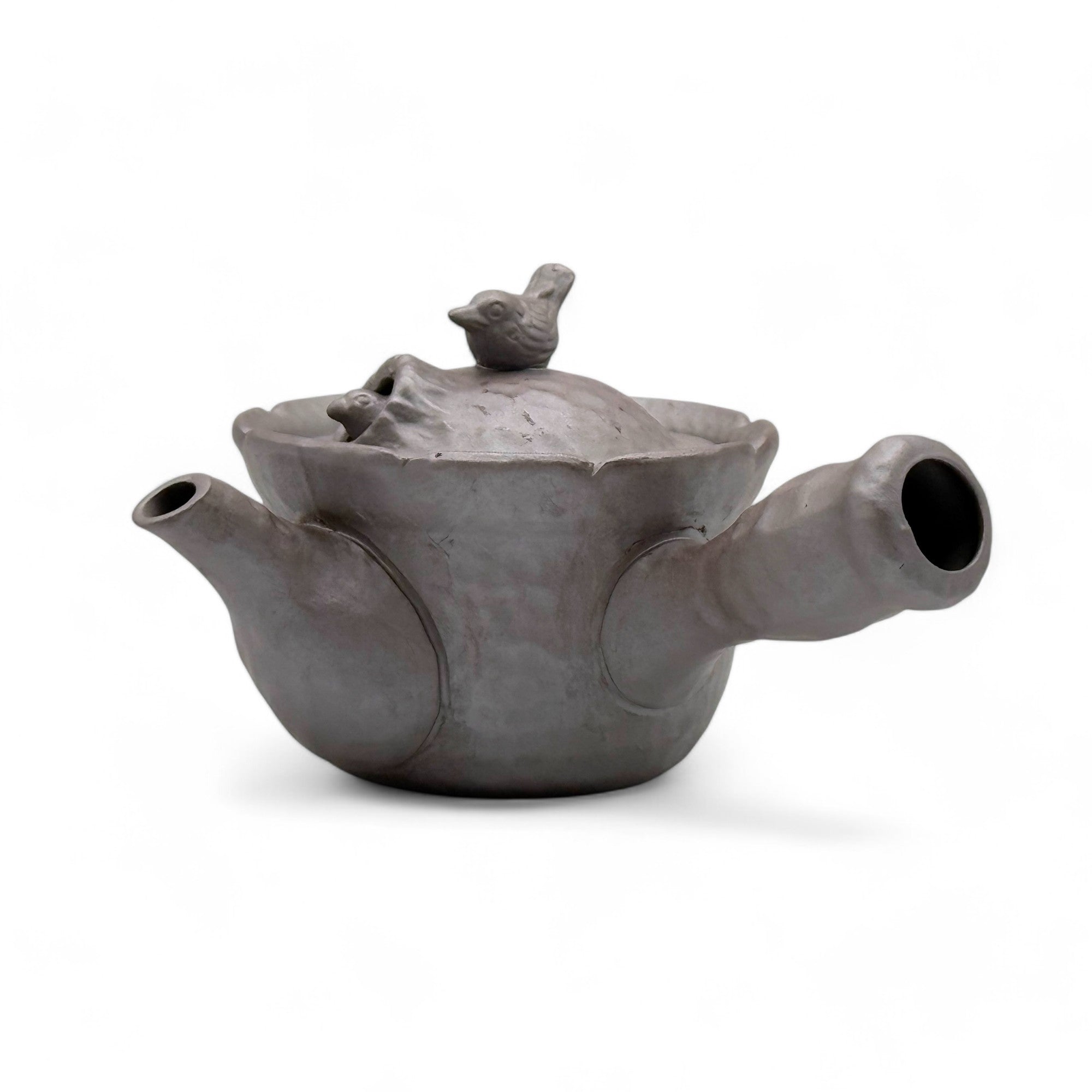 Handcrafted Tori Tobidashi Ko Banko-yaki Kyusu Japanese teapot for green tea, with bird motif and side handle.