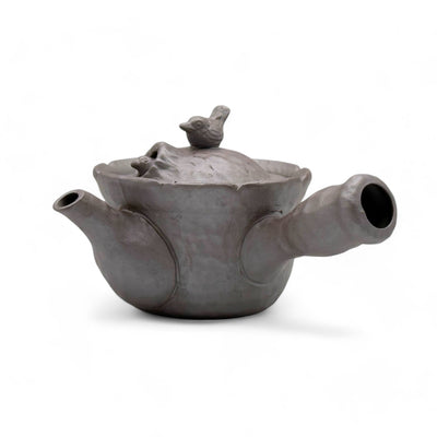 Handcrafted Tori Tobidashi Ko Banko-yaki Kyusu Japanese teapot for green tea, with bird motif and side handle.