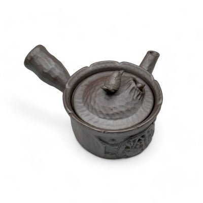 Handcrafted Tori Tobidashi Ko Banko-yaki Kyusu Japanese teapot for green tea, with bird motif and side handle.