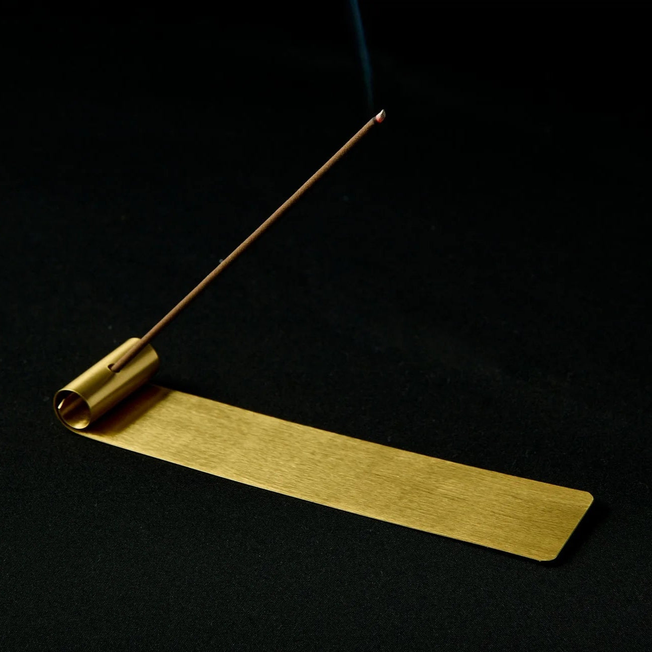 Un’en Japanese brass long incense holder for meditation, home décor, and serene aromatic experiences.