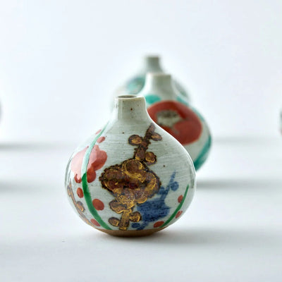 Yari Ume Tesai Kabin Japanese flower vase, traditional ceramic ikebana vase.