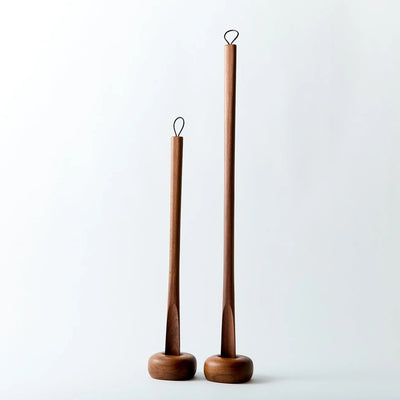 Yuhuro Japanese comfy shoehorn for easy, ergonomic slip-on shoes, designed for comfort and effortless use.